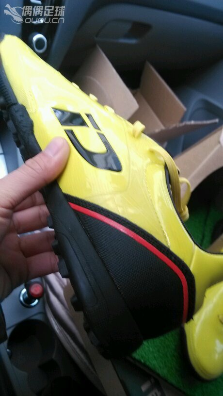 国产球鞋i draw自造,马赫 碎钉足球鞋