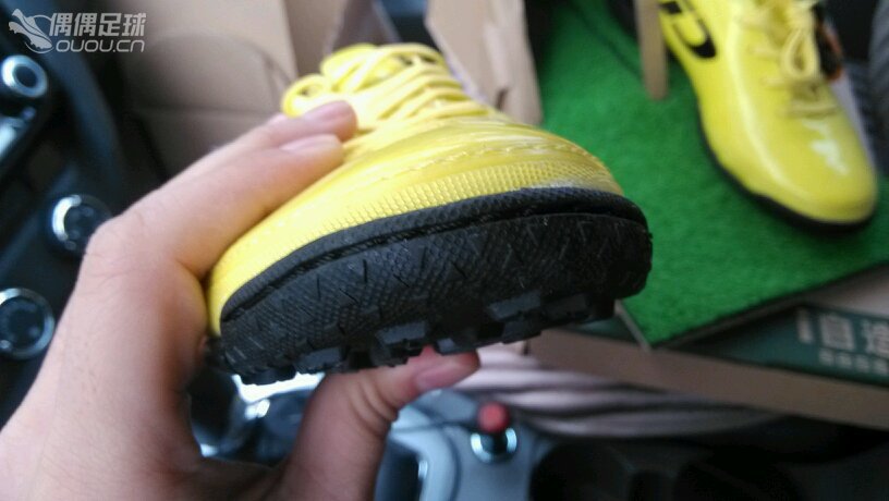 国产球鞋i draw自造,马赫 碎钉足球鞋