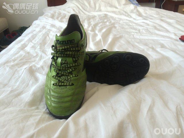 莫雷拉一代钉…实在太差…长期下人草..钉子断了两个了.直接换.茵宝是FG钉太长了…换了继续感受完美皮质.