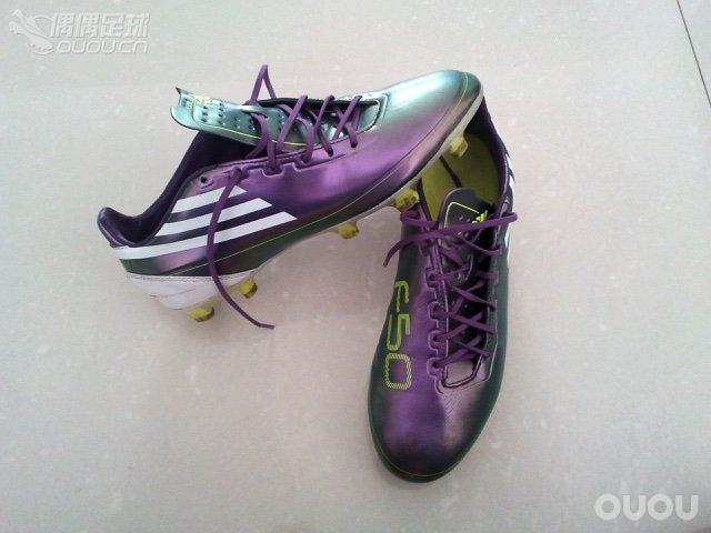 收了两双速度型战靴