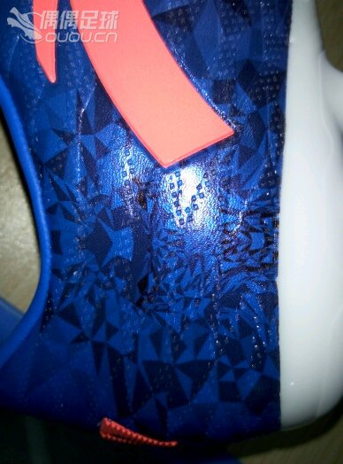 安踏雄狮开箱图!从鞋盒里的鞋钉介绍来看安踏没有做ag的打算。