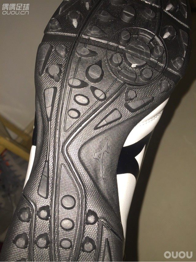  五人为主偶尔兼顾七人还是入一双低端的美津浓tf好了