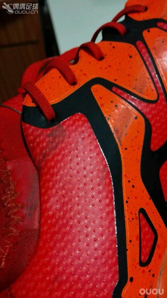 敢问大神们,这种擦痕怎么收拾啊?非常顽固!大谢啊!!!