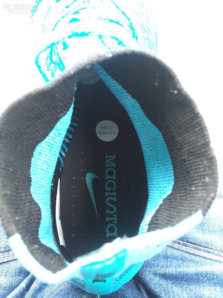 在线等,跪求大神鉴定高帮顶级鬼牌足球鞋。急!!!