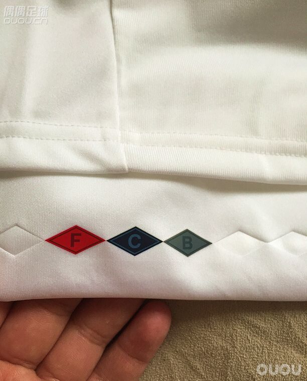 拜仁 15-16 客场 莱万印号