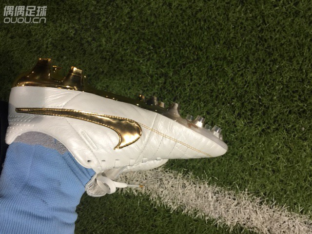 2016年,南昌星空足球场开?