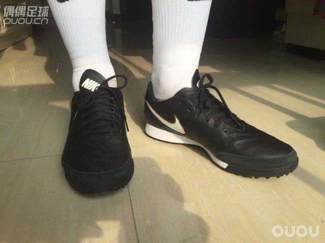 TIEMPO此款传6上脚感受适合小宽脚,皮质柔软包脚完美