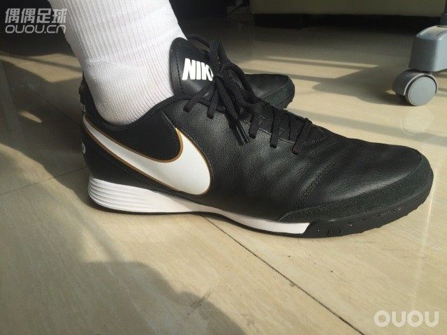 TIEMPO此款传6上脚感受适合小宽脚,皮质柔软包脚完美