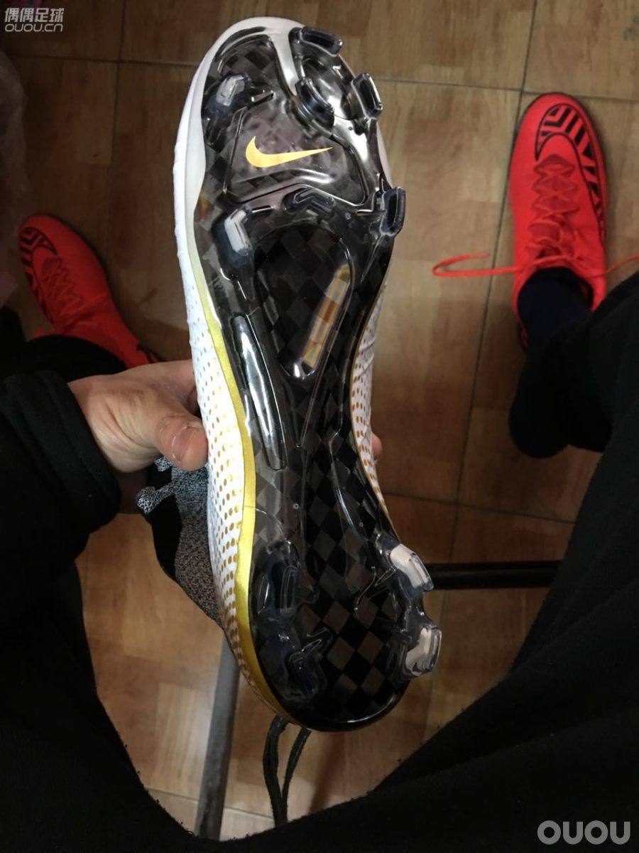 CR7 324GOLD 全国首发吗