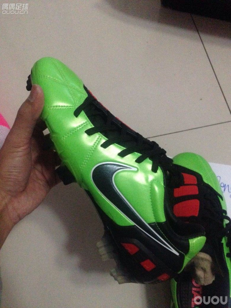 请大神辨别真假,两双骚货