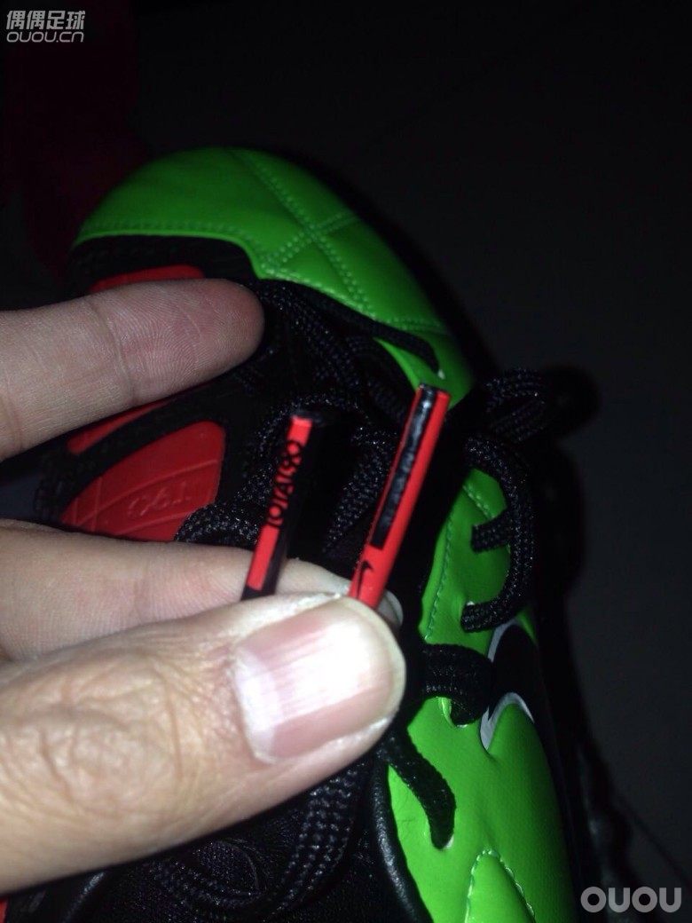 请大神辨别真假,两双骚货