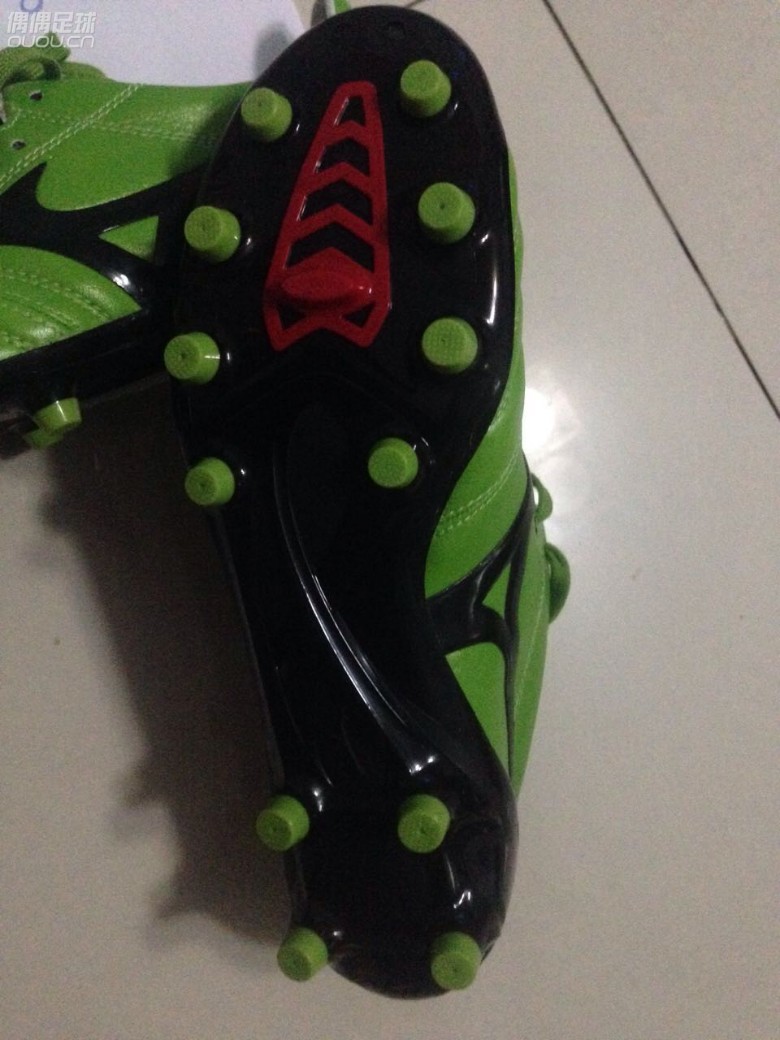 请大神辨别真假,两双骚货