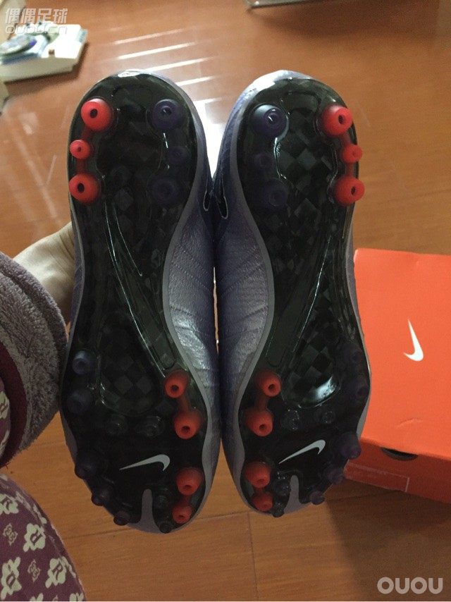 刚过三十、就受伤了。估计也能得养一段儿时间了。刚刚到的液态金属只能看不能穿啊!