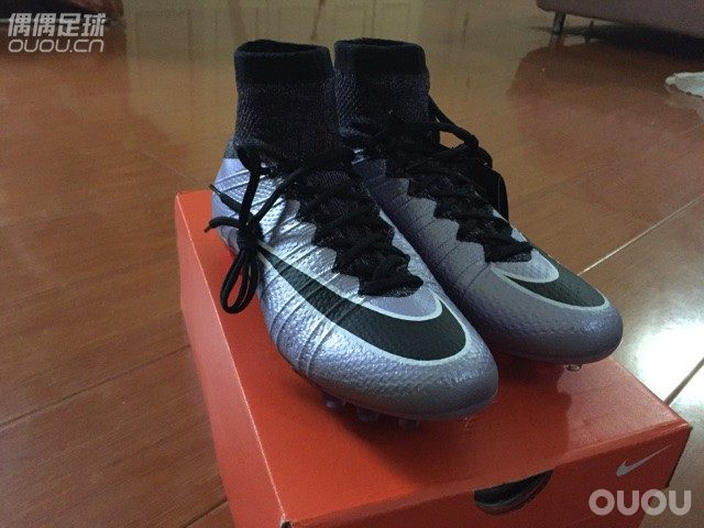 刚过三十、就受伤了。估计也能得养一段儿时间了。刚刚到的液态金属只能看不能穿啊!