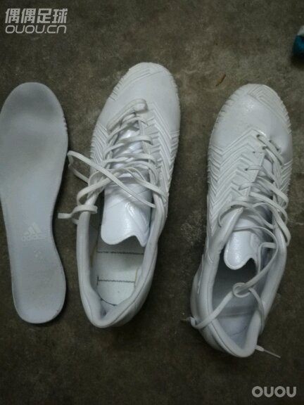 这双鞋是不是正品,什么型号,什么钉的?