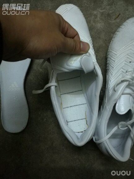 这双鞋是不是正品,什么型号,什么钉的?