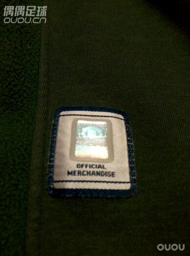 2006年左右的绿金色曼联加绒卫衣我是曼联粉,那些年也是茵宝的脑残粉。2006年左右购于洛阳茵宝专柜。