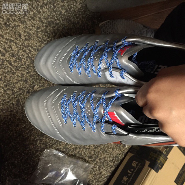 新年礼物………………….本来以为年前是到不了了,结果……接到了dhl打来的电话…….