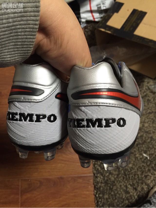 新年礼物………………….本来以为年前是到不了了,结果……接到了dhl打来的电话…….