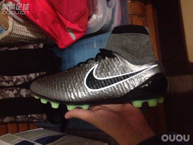 个人认为鬼牌最好看的配色