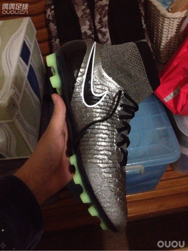 个人认为鬼牌最好看的配色