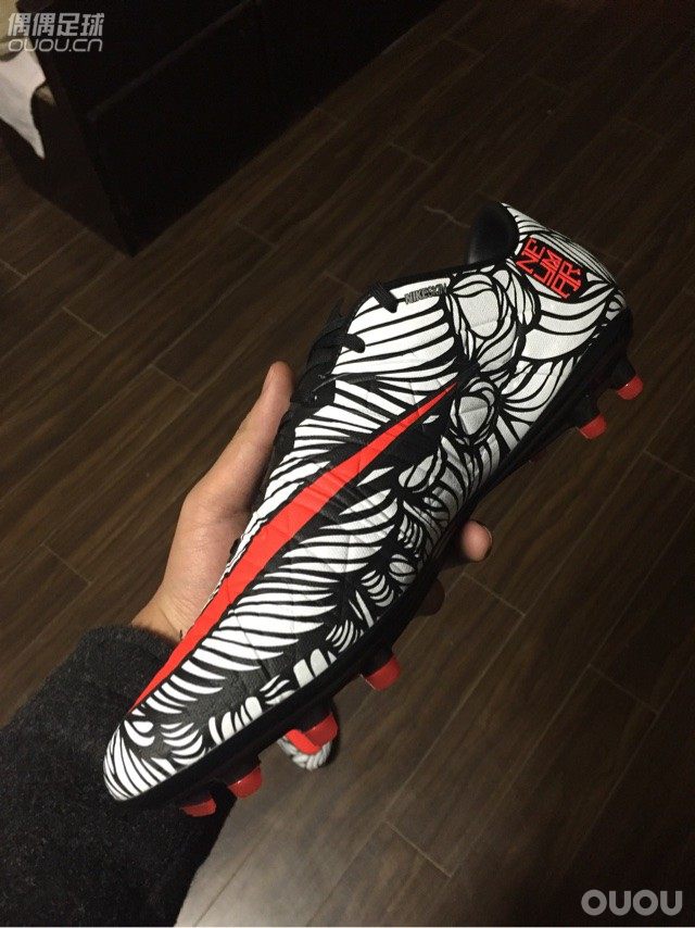 欧耶 终于拿到了 我脑抽买了三双cr7