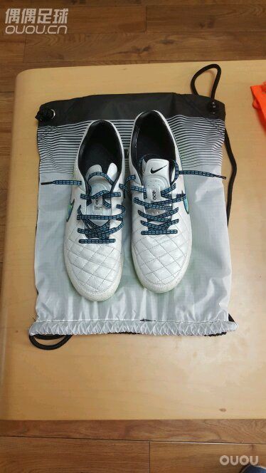 晒晒我的战靴之前鞋不少,该出的出了,该送朋友的送朋友了,就剩下这几双了。