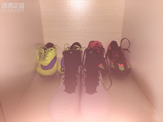 鬼牌到了,第一双超顶,下午下地,本人学生党,已有三双