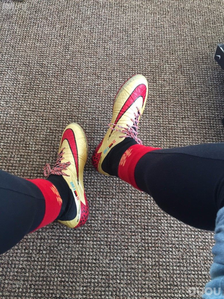 新年最红火 英国官网 ID定制 超顶级 毒蜂