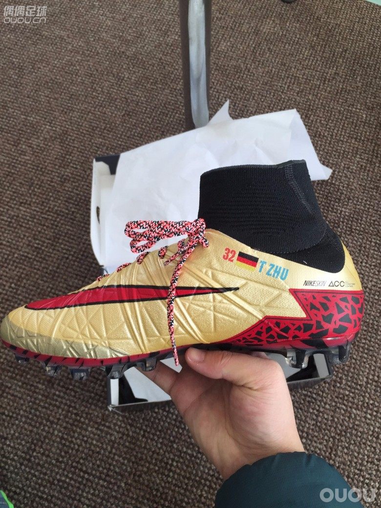 新年最红火 英国官网 ID定制 超顶级 毒蜂