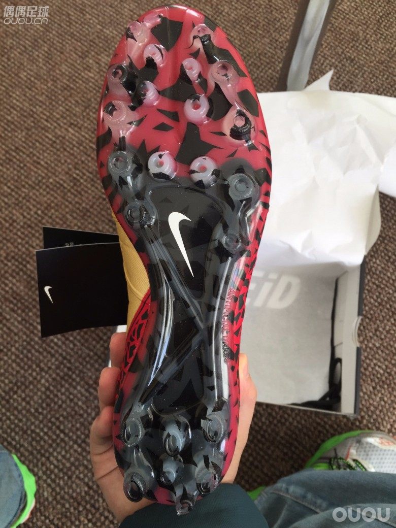 新年最红火 英国官网 ID定制 超顶级 毒蜂