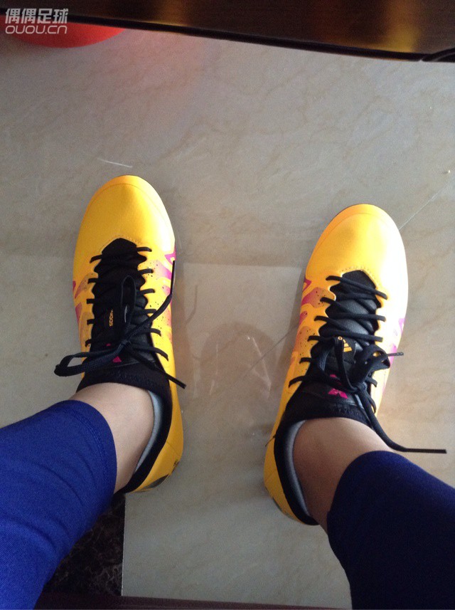 一下开心,入了两双x,太阳能红为15.2,番薯为15.1;原来才发现15.2宽于15.1!