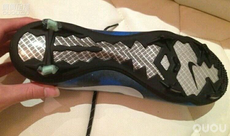 新人第一贴———刺客10tf感受分享
本人学生党一枚,十六岁,热爱足球。已有3年球龄。