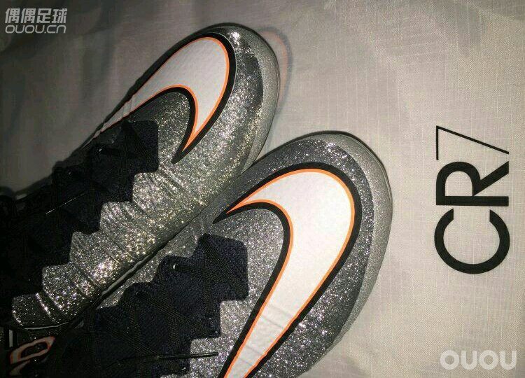 新人第一贴———刺客10tf感受分享
本人学生党一枚,十六岁,热爱足球。已有3年球龄。