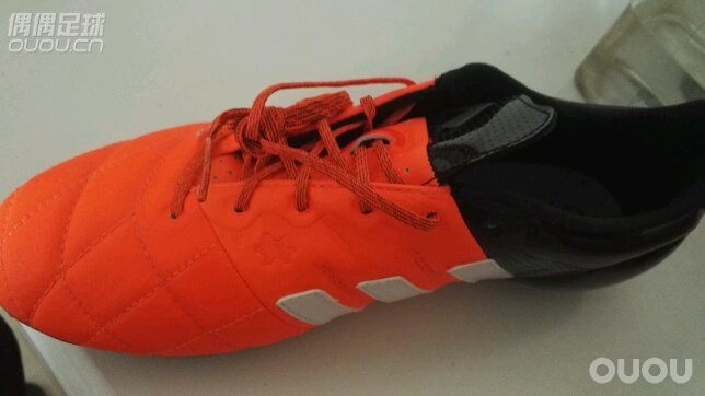 重新入手一双ACE15.1皮版,请大家鉴定真伪!顺便说一下阿迪的做工这么差吗?影响使用不?