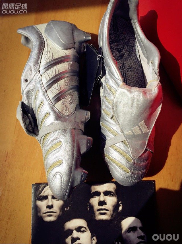 Adidas predator pulse 7 小贝专属龙纹,42.5 JP270????新年第一收。