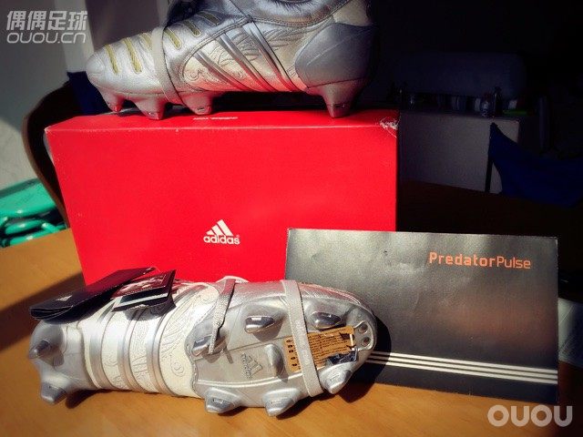 Adidas predator pulse 7 小贝专属龙纹,42.5 JP270????新年第一收。