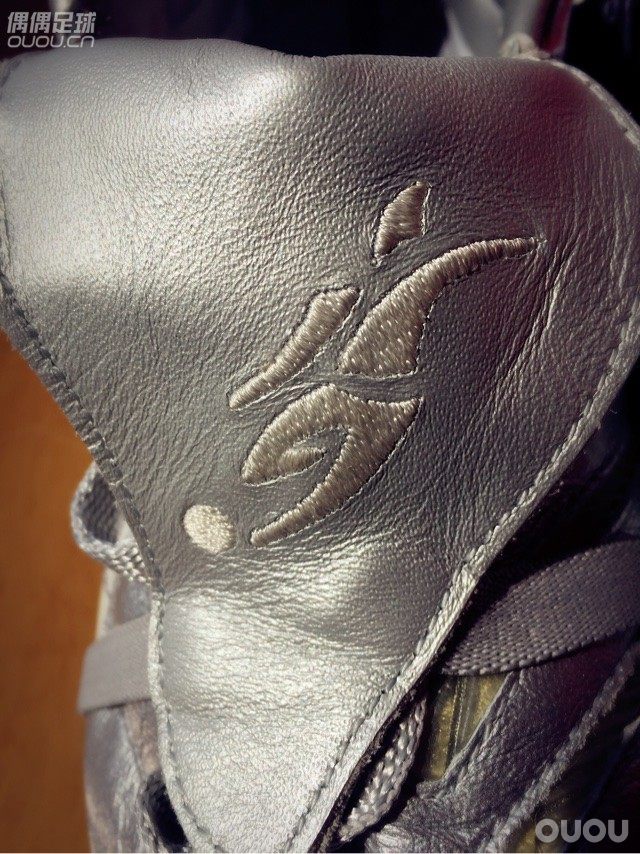 Adidas predator pulse 7 小贝专属龙纹,42.5 JP270????新年第一收。