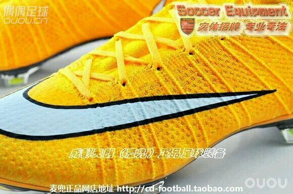 有一个关于sf4鞋面的问题想请教一下各位前辈!!
下面鞋两款鞋,鞋面的材质还质感有区别吗?求解!!