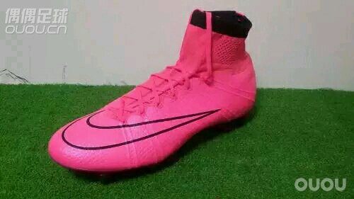 有一个关于sf4鞋面的问题想请教一下各位前辈!!
下面鞋两款鞋,鞋面的材质还质感有区别吗?求解!!