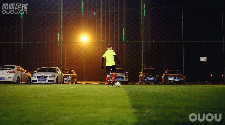 【偶偶第二十一次草根接力实战评测】第四棒:adidas X15.1 Cage 碎钉足球鞋