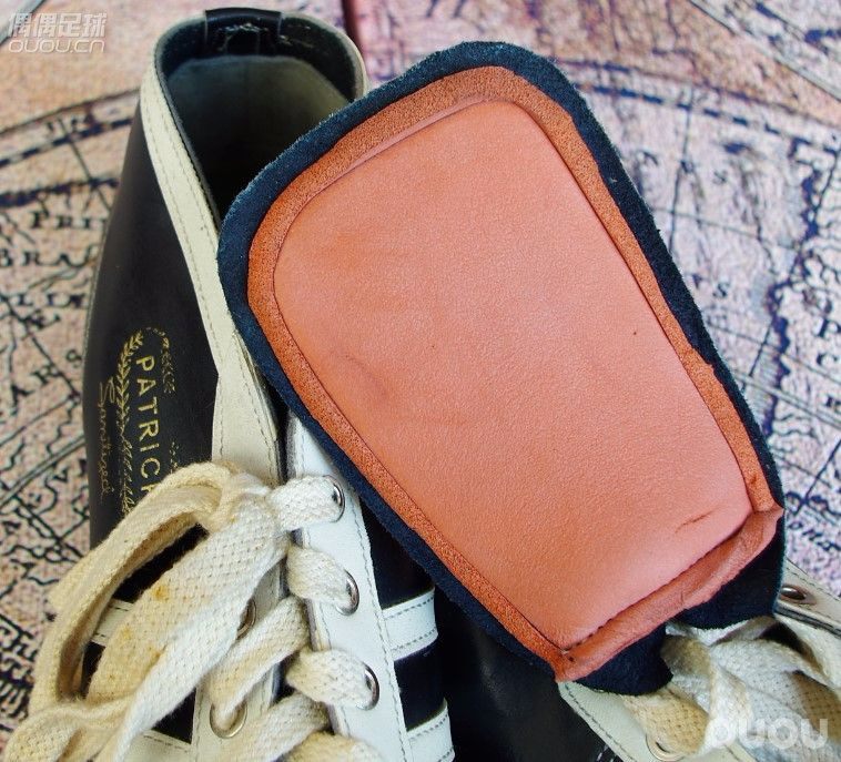 【在法国发现5双库存了60年的 法产PATRICK古董手工足球鞋】1950年代末,足球鞋发展进入较大转变时期的产物