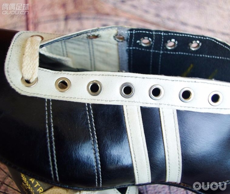 【在法国发现5双库存了60年的 法产PATRICK古董手工足球鞋】1950年代末,足球鞋发展进入较大转变时期的产物