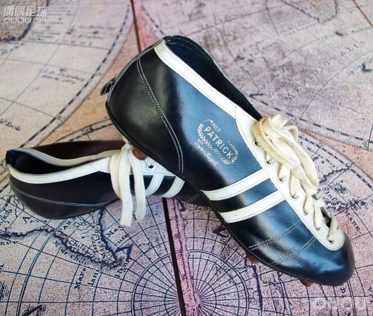 【在法国发现5双库存了60年的 法产PATRICK古董手工足球鞋】1950年代末,足球鞋发展进入较大转变时期的产物