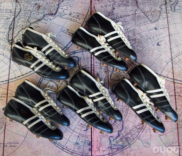 【在法国发现5双库存了60年的 法产PATRICK古董手工足球鞋】1950年代末,足球鞋发展进入较大转变时期的产物