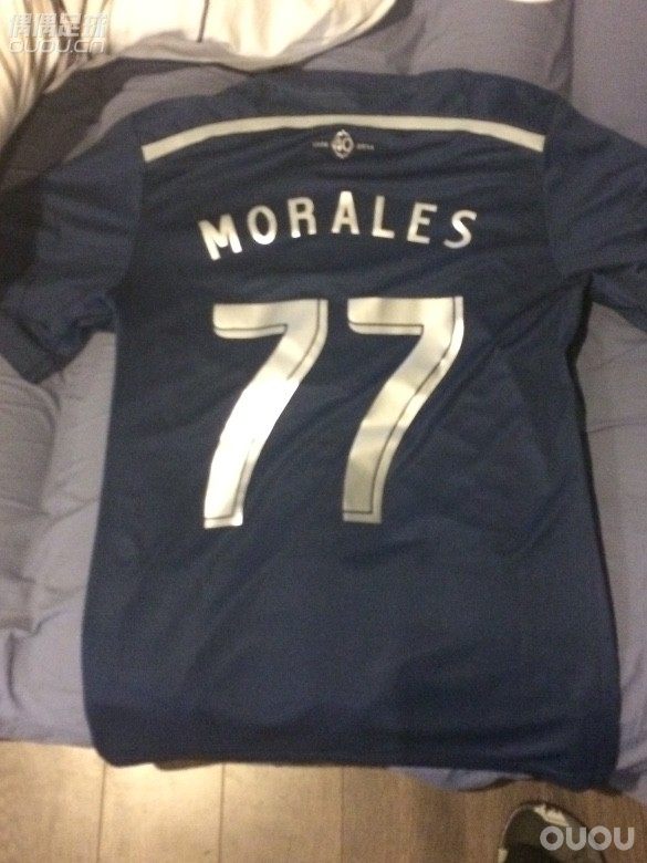 新收一件球衣。我们也有自己的英雄