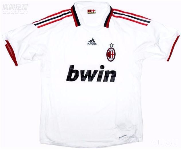 球衣内行高手来帮我看一下 多谢啦