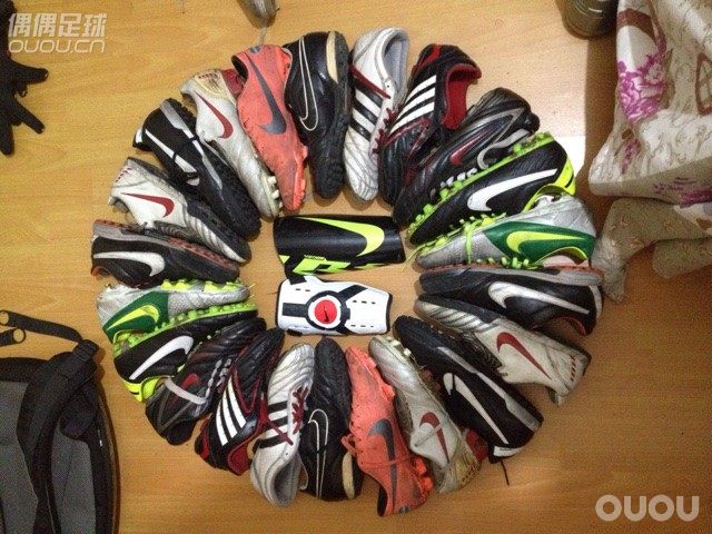 旧爱与新欢^_^今年想入一双传奇6,不知道还有什么好鞋值得购买( ^ω^