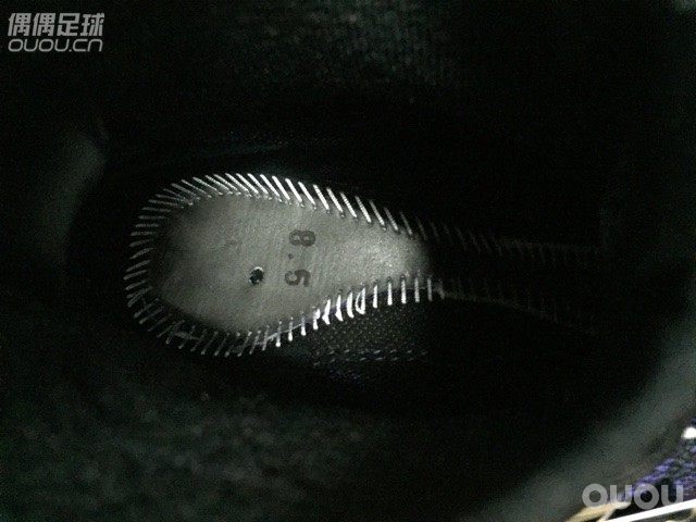 NIKE飞线系列,C罗上脚款。霸气外露,帅气十足,日本黑牌。全国没几双了!