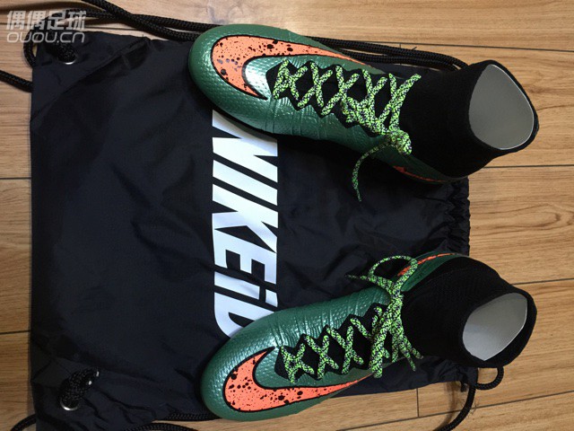 苦等50天,终于到了。年前订的鞋,今天终于到了,感谢坛里兄弟的英国代购,万分感谢。大伙看看配色咋样。